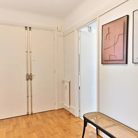 Luxurious Flat Next Paris - - Ii *
