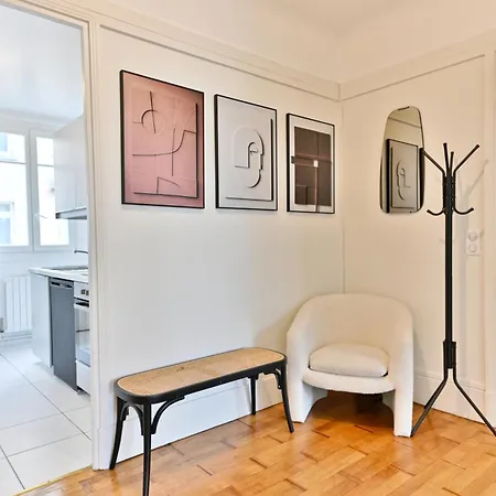 Luxurious Flat Next Paris - - Ii *
