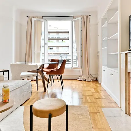 Luxurious Flat Next Paris - - Ii